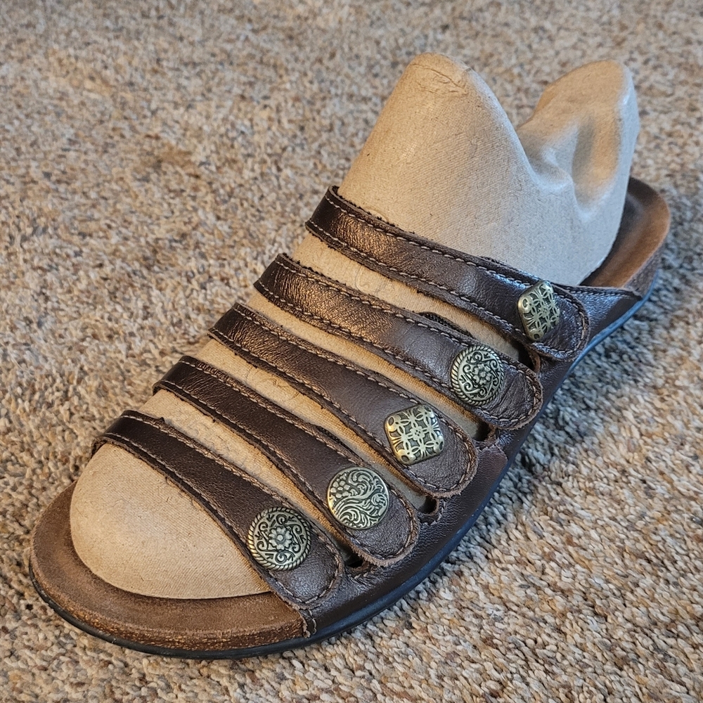 Dansko Janie bronze color, size 38, 7.5 to 8 US